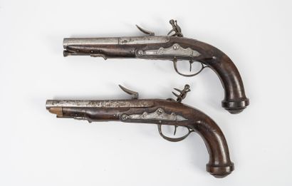 FRANCE, fin du XVIIIème ou début du XIXème siècle COIGNET PUPIL.

Pair of flintlock...