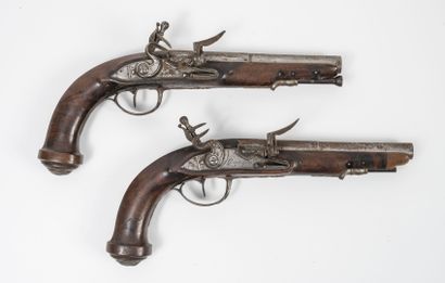 FRANCE, fin du XVIIIème ou début du XIXème siècle COIGNET PUPIL.

Pair of flintlock...