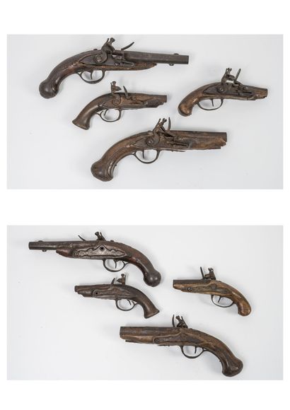 FRANCE, seconde moitié du XVIIIème siècle Four flintlock pistols in poor condition,...