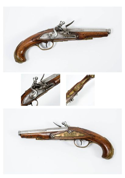 FRANCE, milieu du XVIIIème siècle VIELLE.

Small cavalry or marine flintlock pistol.

Signed...