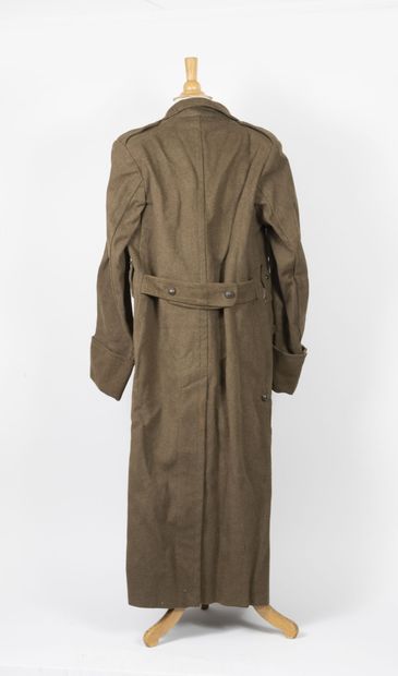 FRANCE, XXème siècle Capote militaire en laine moutarde, modèle 47 [?].

Fermeture...