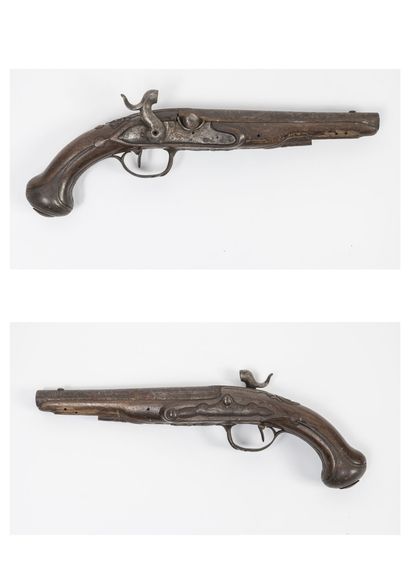 FRANCE, seconde moitié du XVIIIème siècle (modifié) Pistolet d'arçon à silex, modifié...