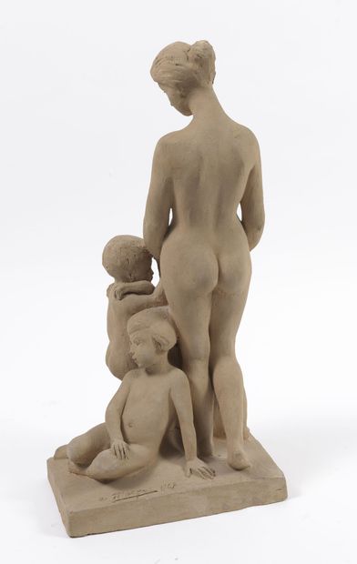 Albert MARQUE (1872-1939) Mère et ses enfants au chien, 1927.

Modèle en terre cuite....
