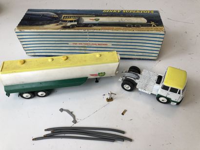 DINKY SUPERTOYS Unic tractor with Air BP trailer.

Ref 887.

Original box.

Accident...