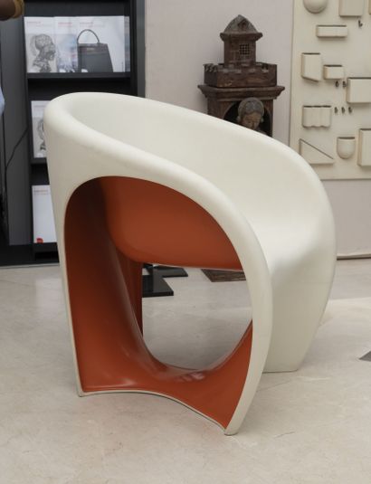 Ron ARAD (1951) MT1 armchair.

In polyethylene.

Driade edition.

Scratches from...