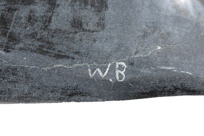 Witness BONJISI (1975) La coiffure.

Sculpture en pierre noire-grise. Taille directe.

Signée...