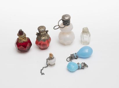 EUROPE, fin du XIXème ou début du XXème siècle Lot of perfume or salt bottles of...