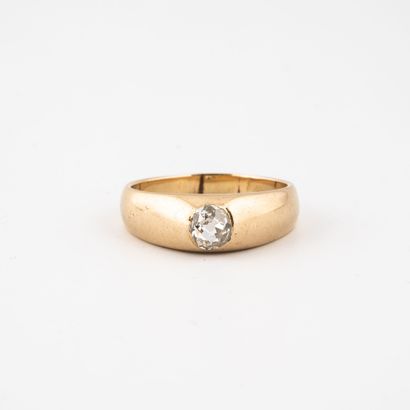 null Yellow gold (750) ring set with an old cut diamond. 
Gross weight: 7.1 g. -...
