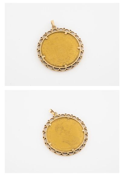 null Yellow gold (750) pendant holding a 4 ducats coin [modern refrappe]. 

Weight...