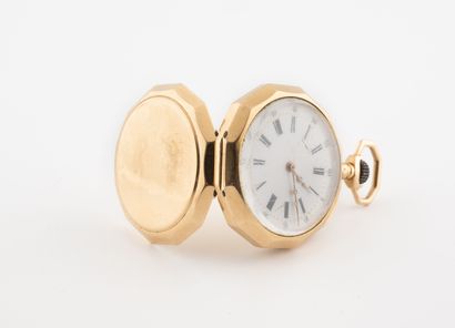  Yellow gold (750) collar watch 
Back cover with plain decoration. 
White enamelled...