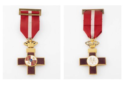 Espagne Ordre du Mérite militaire (1866).

Croix en métal et émaux polychromes, pour...