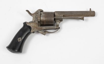 FRANCE ou BELGIQUE, milieu du XIXème siècle Revolver à broche à six coups, à système...