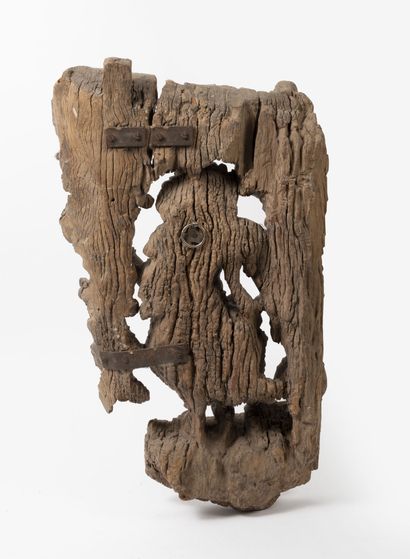 INDE ou THAILANDE, XIXème-XXème siècles Fragment of a wooden high relief representing...