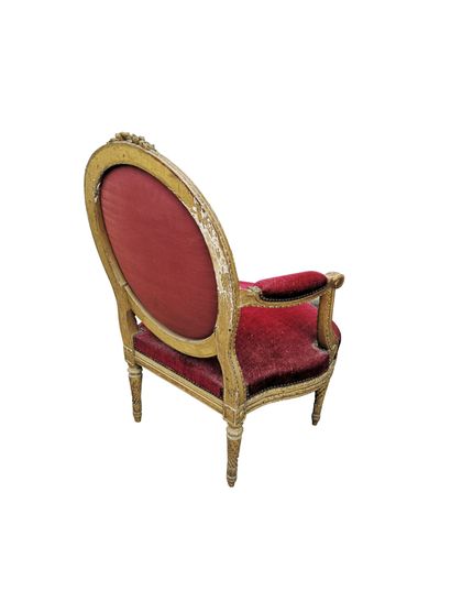 FRANCE, début du XXème siècle Paire de fauteuils meublants en bois mouluré, sculpté...