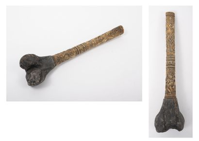 TIBET, fin du XIXème ou début du XXème siècle Kangling ritual trumpet.

Femur carved...