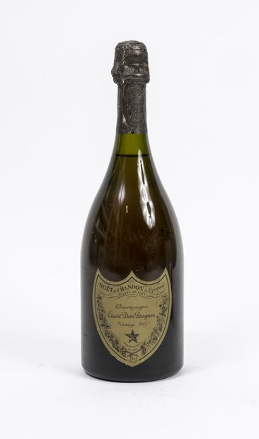 MOET ET CHANDON Cuvée DOM PERIGNON A vintage bottle, 1973.

Slightly low level.

Wear...