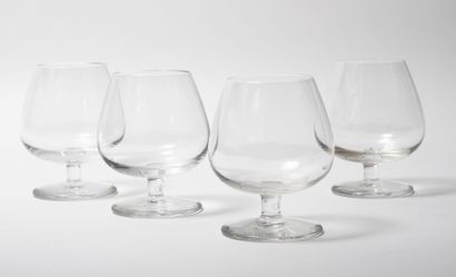 SAINT LOUIS Set of four cognac glasses. 

Signed with the stamp on the back.

H....