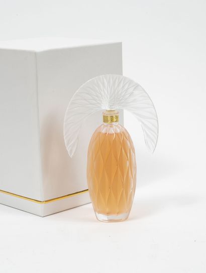 LALIQUE, France Flacon Commedia de Lalique.

Collection Edition 2007.

En cristal...