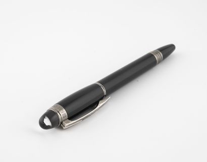 MONTBLANC, MEISTERSTUCK Black resin and gold metal ballpoint pen. 

Signed. 

Wear...