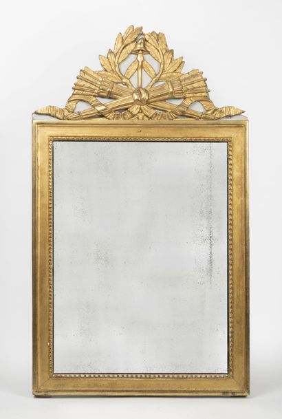 FRANCE, XIXEME SIECLE Rectangular mirror with molded frame, in gilded wood and grey...