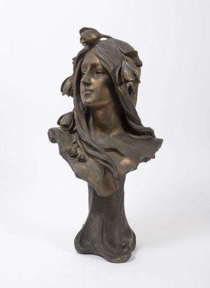Aristide DE RANIERI (1865-c.1929) Buste de femme, la chevelure ornée de fleurs. 

Epreuve...
