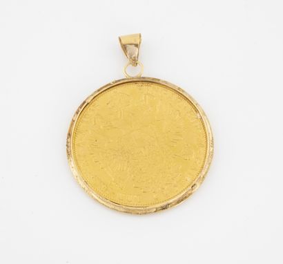 null Pièce de 4 ducats en or, François Joseph 1er 1915 (refrappe), montée en pendentif....