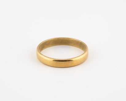null Wedding ring in yellow gold (750).

Weight : 3.7 g. - Finger size : 60.5. 

Scratches...