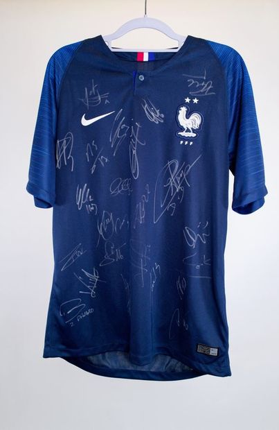 Équipe de France 
France Home 2018 match shirt signed by all the 2018 World champions...
