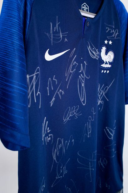 Équipe de France 
Maillot Home 2018 de l’équipe de France signé par tous les champions...