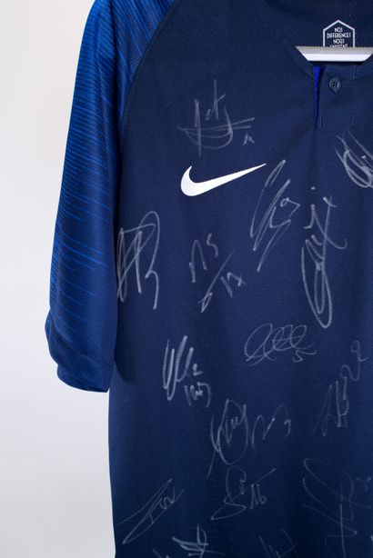 Équipe de France 
France Home 2018 match shirt signed by all the 2018 World champions...