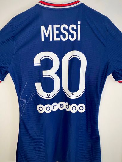 Lionel MESSI 
PSG Home 2021-22 match shirt signed by Lionel Messi - Size M

This...