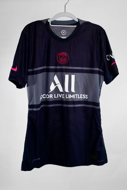 Presnel KIMPEMBE 
Maillot de match Third PSG saison 2021/22 de Presnel Kimpembe signé...