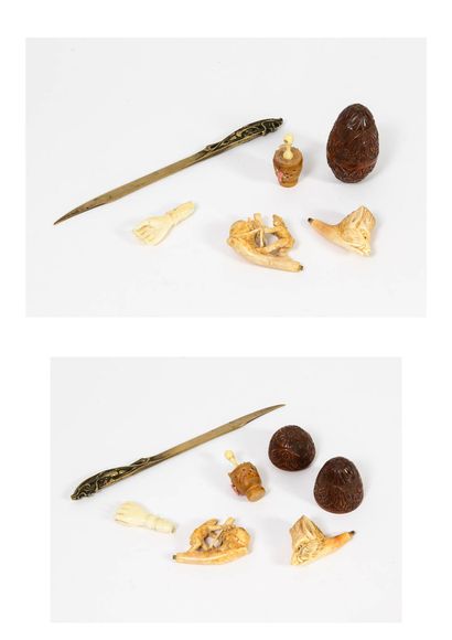 null Lot : 

- boîte à chapelet en noix de corozo en forme d'oeuf sculptée de fleurettes...