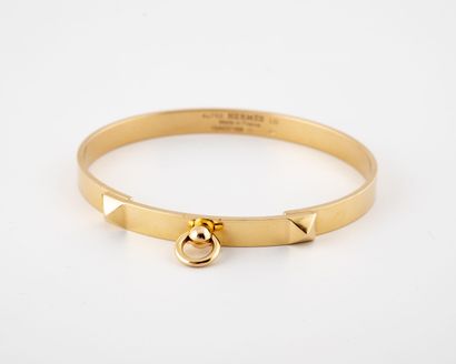 HERMES Paris Bracelet rigide « collier de chien » en or rose (750).

Petit modèle.

Signé...