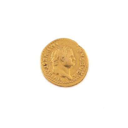 TITUS ( 79-81) 
Aureus. 7,03 g.

His head laureate on the right.

R/ Victory holding...
