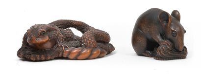 JAPON 
Set of two wooden netsuke:

- Toad and snake on a Geta, the eyes in brown...