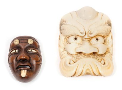JAPON 
** Lot of two netsuke:

- A wooden and ivory Noh mask (Elephantidae spp; 20%)...