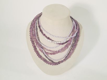 null Lot of two necklaces with 4 or 5 rows of colorless stones, amethysts, water...