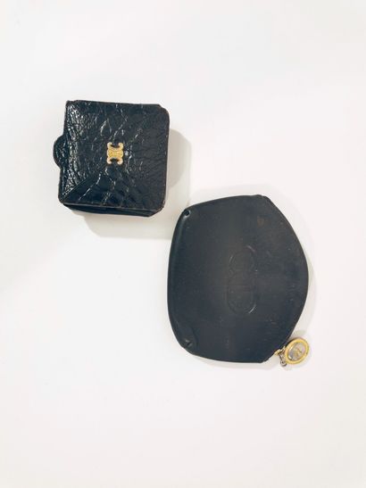 CELINE Small black leather purse with crocodile effect. 

Size: 7 x 7 cm. 

Wear,...