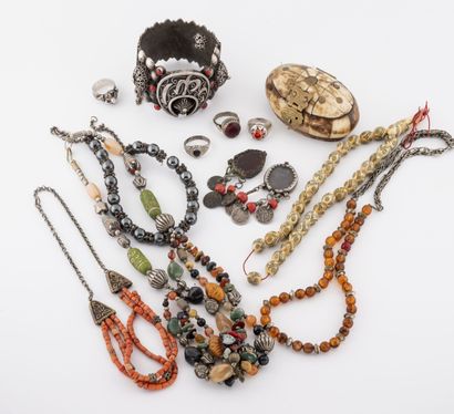 Lot of various ethnic jewelry including :...