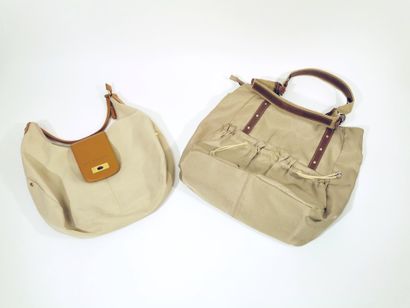 MAC DOUGLAS Lot of two bags : 

- A beige canvas and brown leather bag. 

Leather...