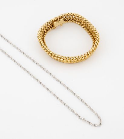 Bracelet in gilded metal with American mesh....