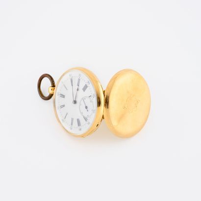 null Yellow gold (750) pocket watch.

Back cover with central decoration of an unnumbered...
