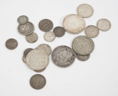 France Lot de 21 pièces en argent notamment 1, 2, 20, 10 francs... 

Poids total...