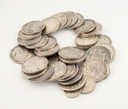 null Lot de pièces en argent diverses notamment 5 francs, 10 francs... 

Poids total...
