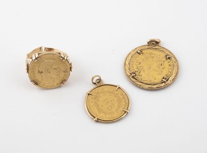 France - Pièce de 10 francs or, Napoléon III, 1867 Paris montée en pendentif. 

Poids...