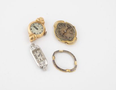 null Lot de deux boîtiers de montres bracelets en or jaune (750).

Poids brut total...