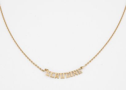 null Yellow gold (750) necklace chain with a "Claudine" pendant. 

Clasp ring spring.

Weight...