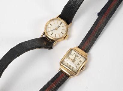 LIP ou VALBOI Lot of two ladies' wrist watches. 

Square or round cases in yellow...