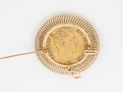 null Brooch pendant in yellow gold (750) holding a coin of 40 francs gold, Charles...